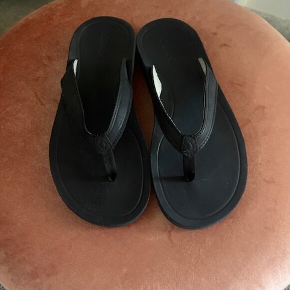 OluKai womens flip flop - Picture 1 of 4